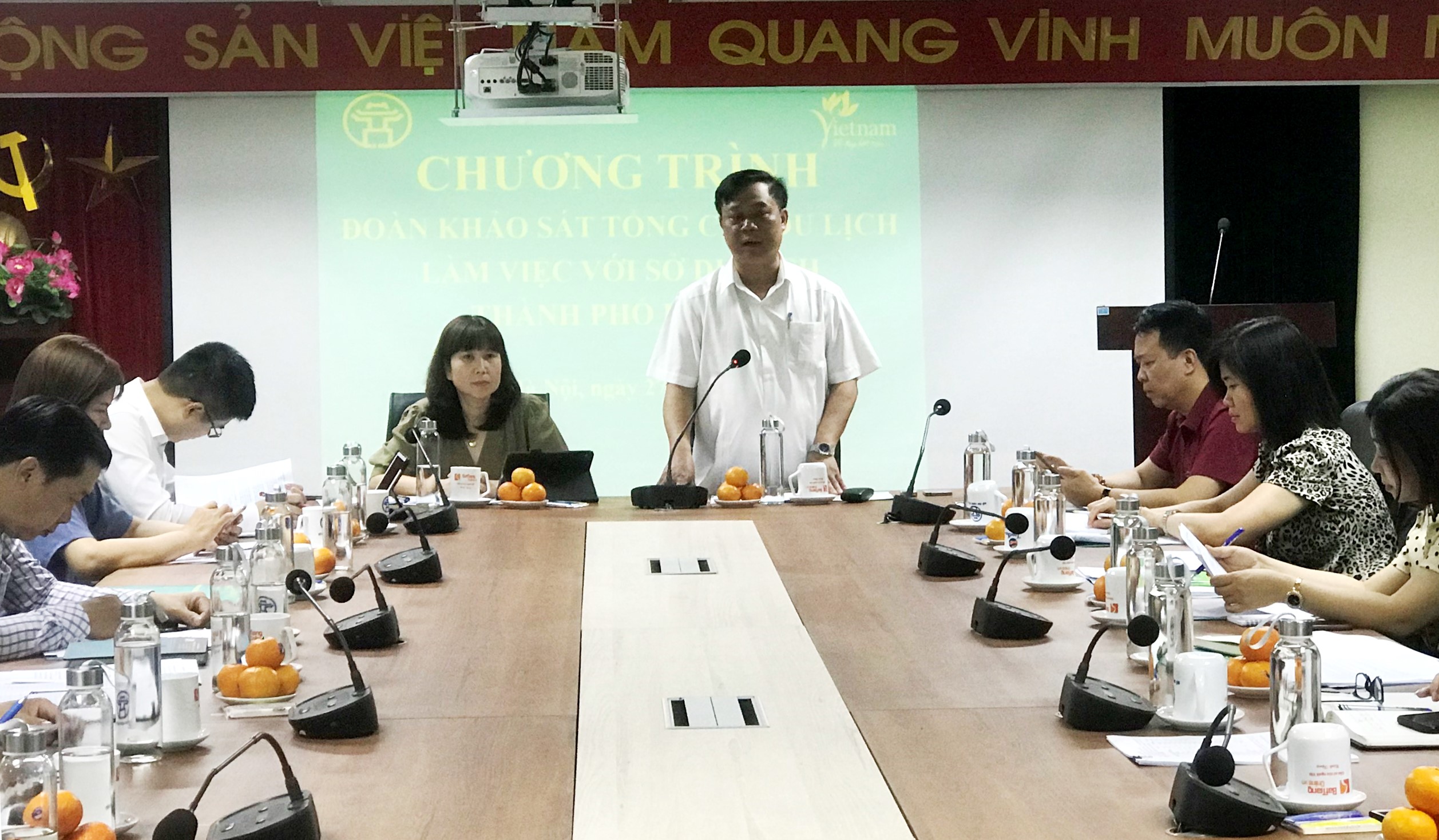 Phó Tổng cục trưởng TCDL Phạm Văn Thủy làm việc với Sở Du lịch Hà Nội
